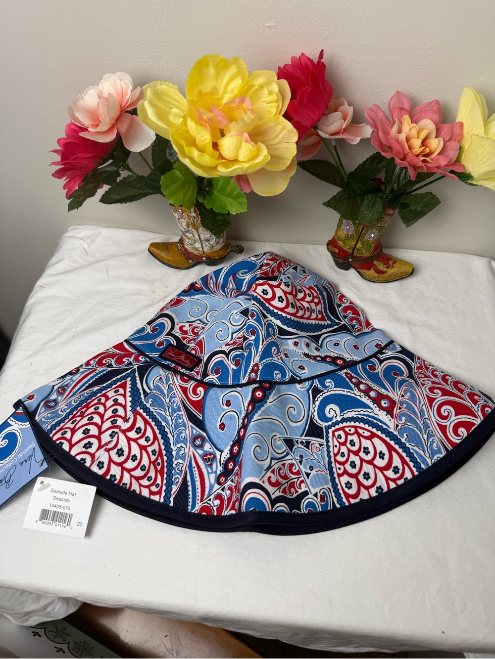 NWT Vera Bradley Seaside Bucket Hat Retired